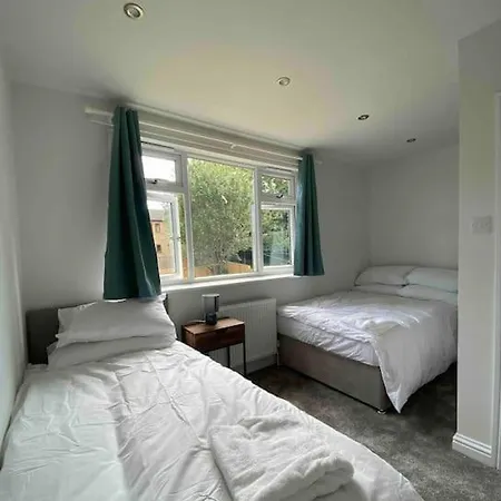 فندق Spacious Contemporary 3*
