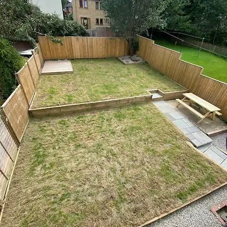 Spacious Contemporary فندق
