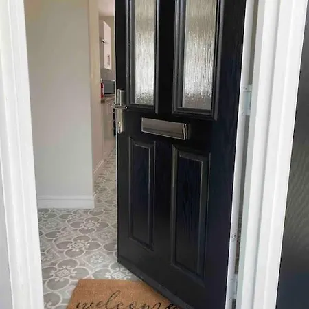 Spacious Contemporary 3*