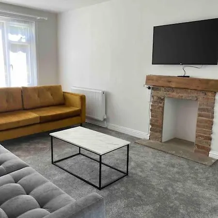 فندق Spacious Contemporary